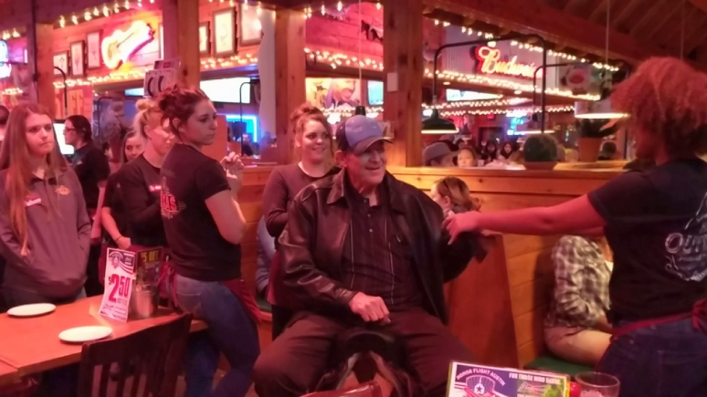 10-secrets-texas-roadhouse-has-been-keeping-from-you-8.jpg