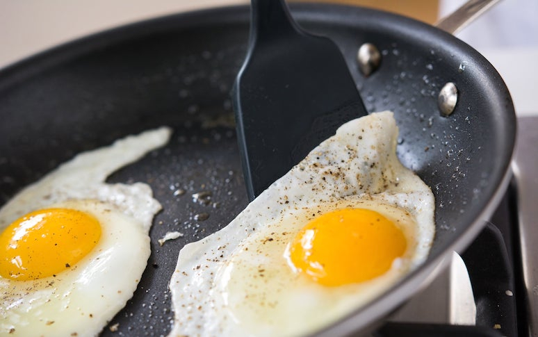 12-amazing-tricks-for-eggs-more-than-cooking-4.jpg
