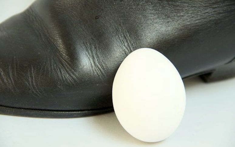12-amazing-tricks-for-eggs-more-than-cooking-9.jpg