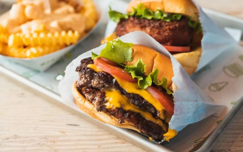 12-fast-food-chains-crafting-delicious-burgers-with-pure-ground-beef-7.jpg