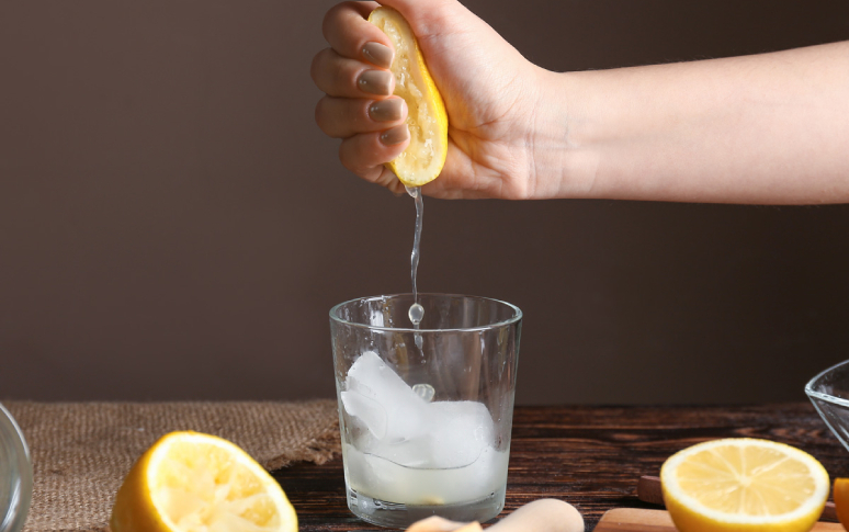 13-side-effects-and-tips-of-drinking-lemon-water-11.jpg