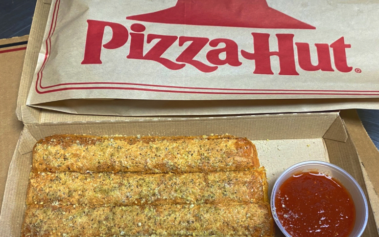 14-popular-pizza-hut-menu-items-ranked-worst-to-best-1.jpg
