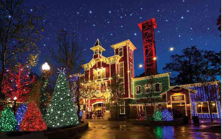 20-christmas-light-displays-you-cant-miss-across-the-us-11.jpg