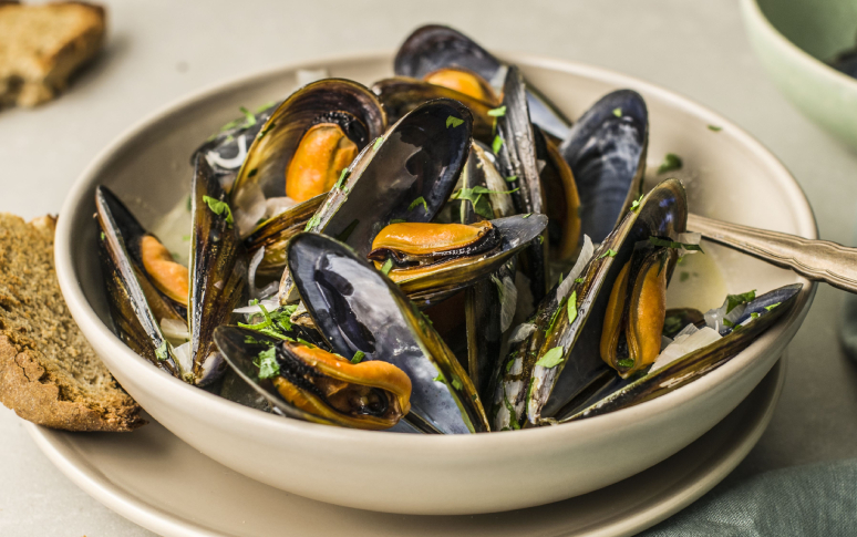 20-foods-that-can-actually-bring-you-happiness-7.jpg