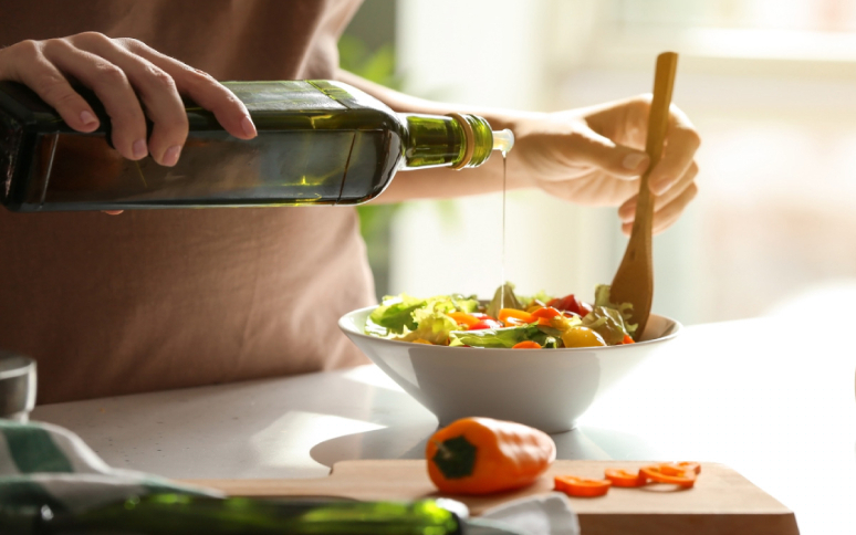 5-bad-cooking-habits-that-are-ruining-your-foods-4.jpg