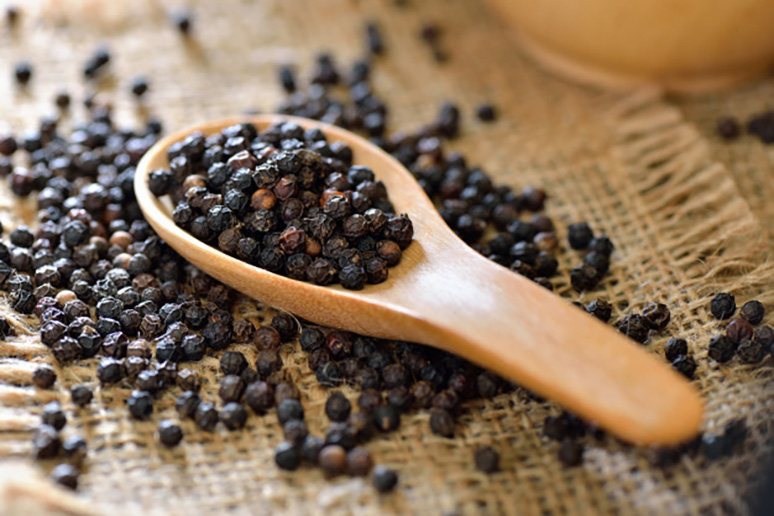 6-science-based-health-benefits-of-black-pepper-4.jpeg