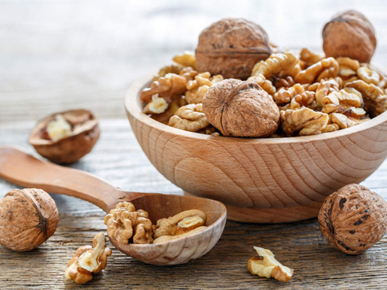 6-surprising-goods-walnuts-can-bring-to-your-body-3.jpeg