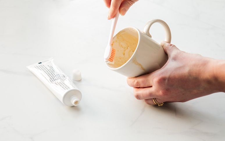 7-magical-toothpaste-hacks-6.jpg