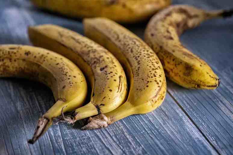 7-surprising-side-effects-of-eating-bananas-2.jpeg