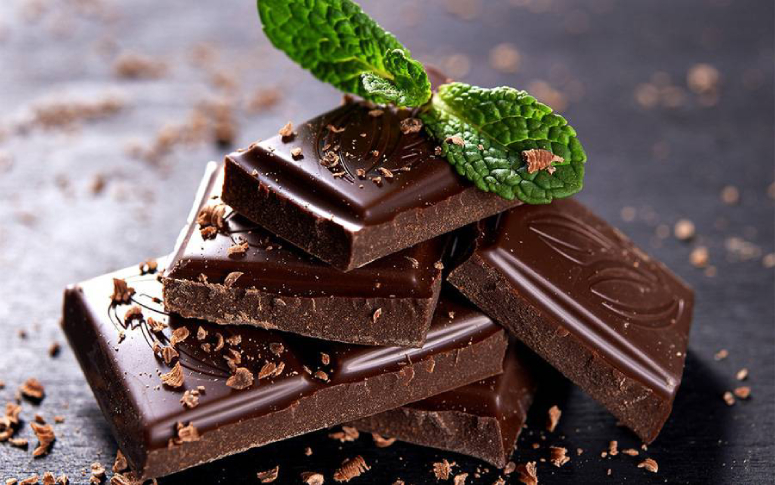 8-foods-that-sabotage-your-sleep-2.jpg