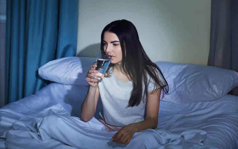 8-ways-that-you-drink-water-wrong-5.jpg