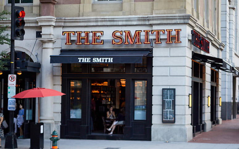 9-best-family-friendly-restaurants-for-holiday-season-5.jpg