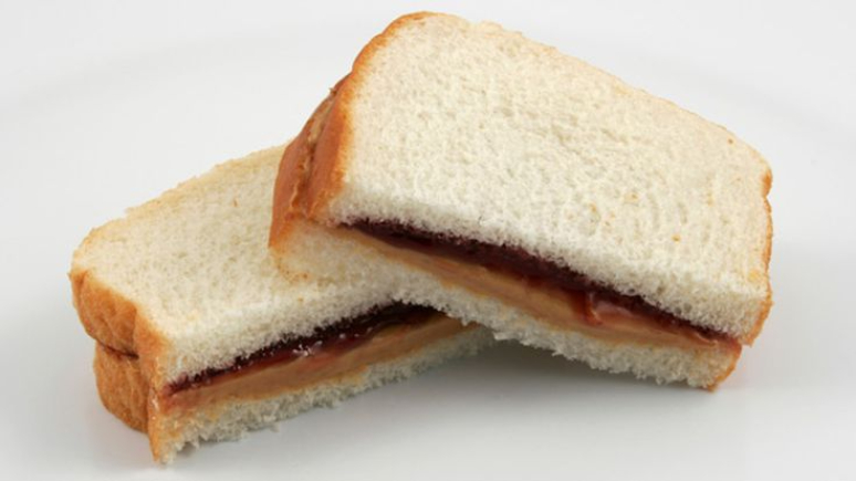 couple-arrested-for-selling-military-secrets-via-a-peanut-butter-sandwich-5.jpg
