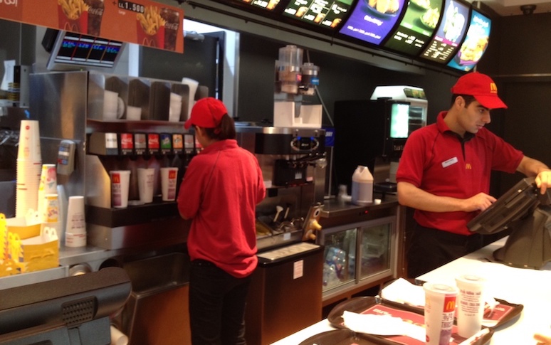 mcdonalds-employees-may-be-replaced-by-this-2.jpg