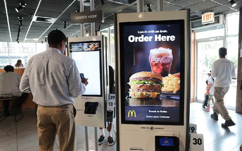 mcdonalds-employees-may-be-replaced-by-this-6.jpg